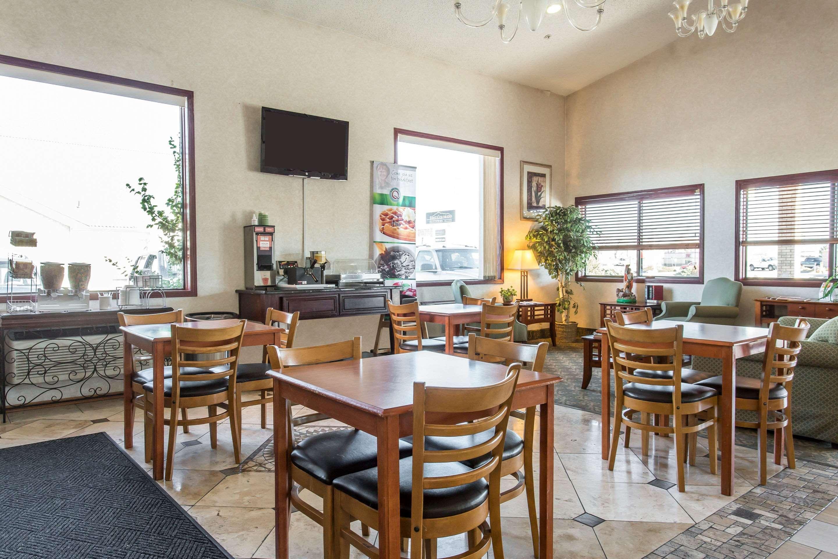Inn Quality Gateway To Rocky Mountains 2*